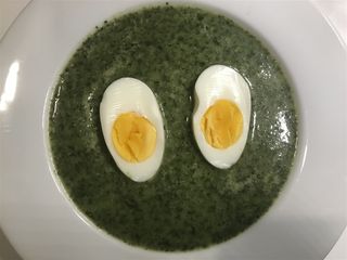 Spinatsuppe med egg