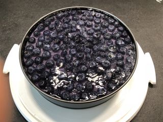 Ostekake med blåbærlokk